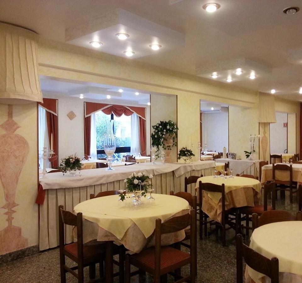 Hotel Corallo Giulianova Dış mekan fotoğraf